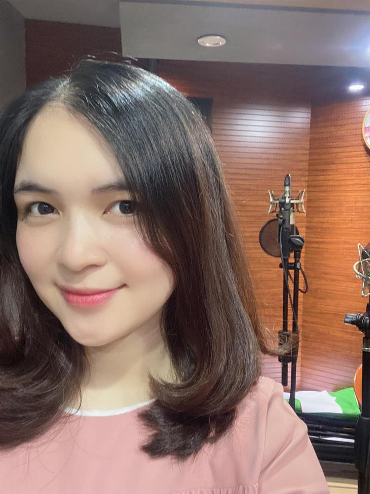 MC Kính Hồng - chị gái Hòa Minzy từng nổi đình đám giờ ra sao? - Hình 4 MC Kinh Hong - chi gai Hoa Minzy tung noi dinh dam gio ra sao?-Hinh-4