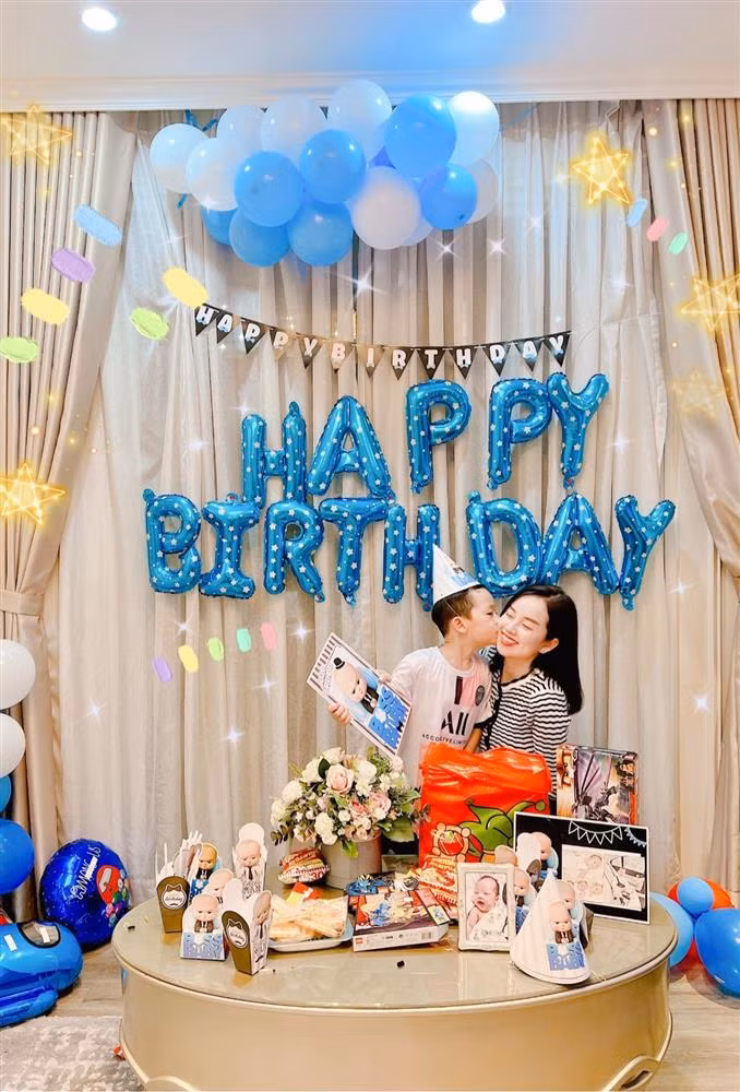 Ly Kute to chuc sinh nhat con trai, noi 5 chu lay dong trai tim