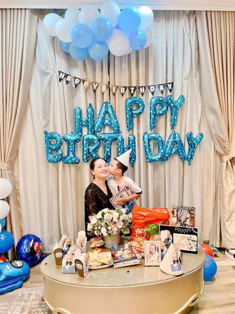 Ly Kute to chuc sinh nhat con trai, noi 5 chu lay dong trai tim-Hinh-2