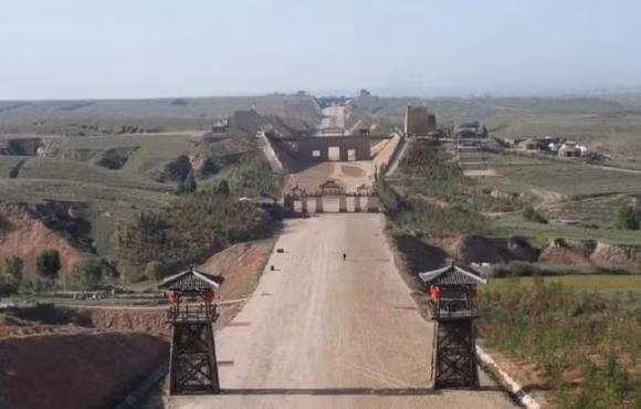 Tan Thuy Hoang cho xay mot con duong 