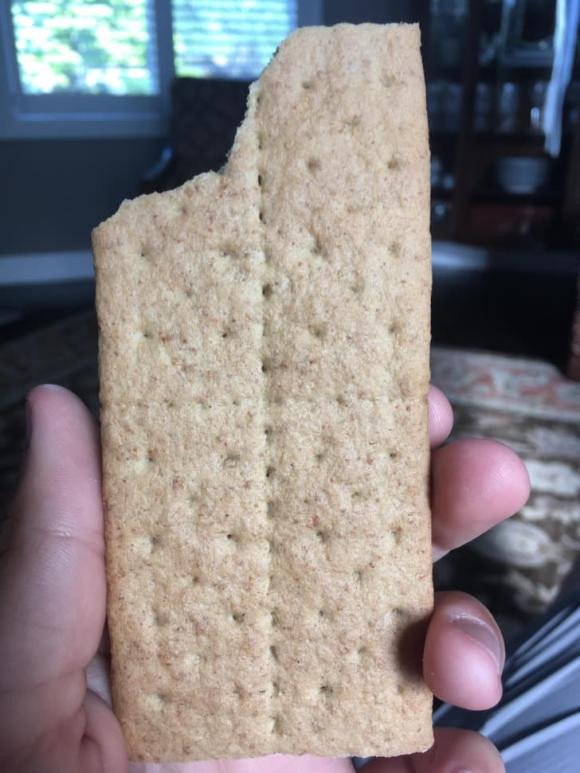 Lam sao de biet mot con ga de trung mau gi?-Hinh-2