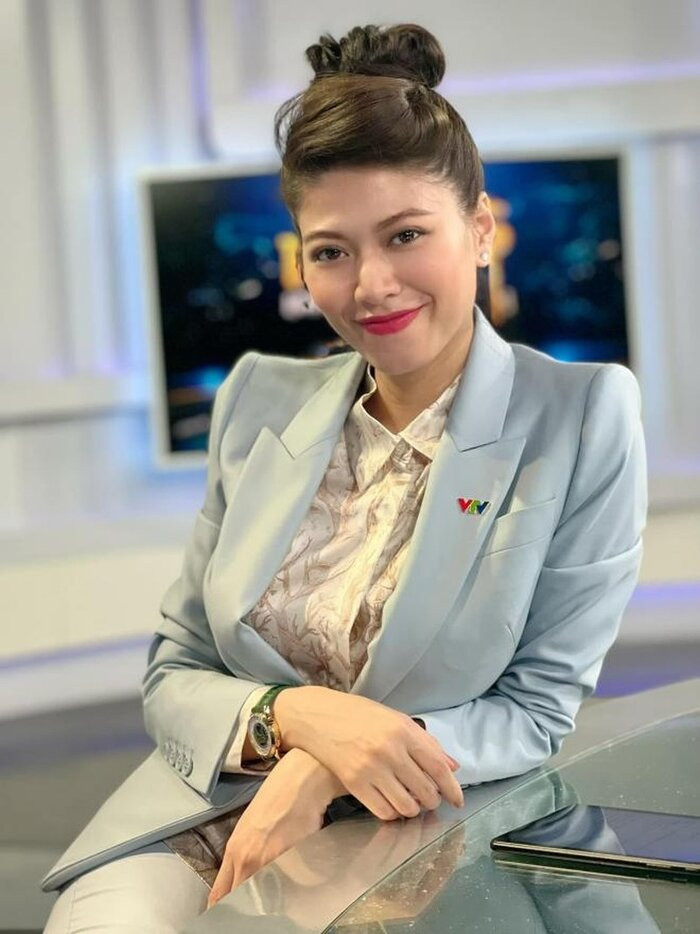 BTV Tran Ngoc tiet lo MC giau nhat va xinh nhat VTV