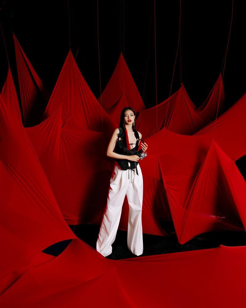 Lan Ngoc cuon hut hon han Ha Ho, Dieu Nhi khi dung hang-Hinh-10