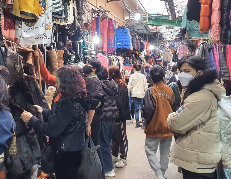 Do xo di lung quan ao chong ret, cho SIDA Ha Noi dong nghit-Hinh-4