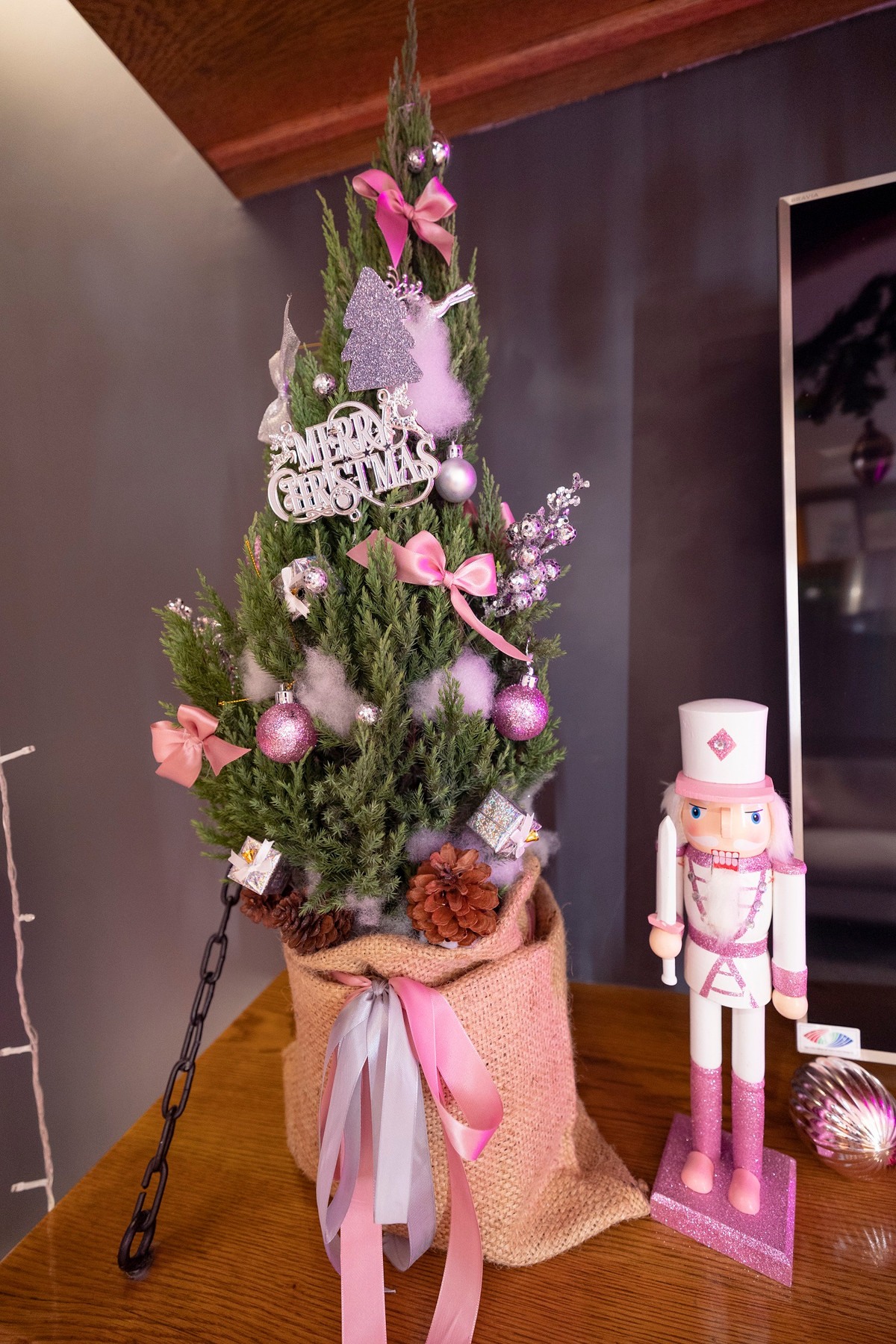 Choáng ngợp trước căn nhà được gộp lại từ 6 căn chung cư - Hình 10 Choang ngop truoc can nha duoc gop lai tu 6 can chung cu-Hinh-10