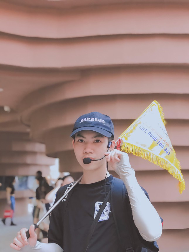 Ban tre tro lai voi nghe 