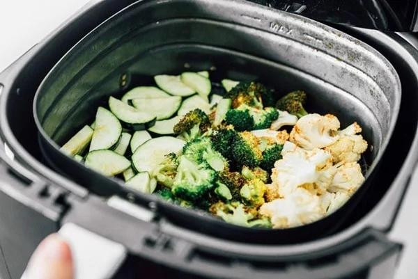 Thuc pham tuyet doi khong duoc nau bang noi chien khong dau-Hinh-2