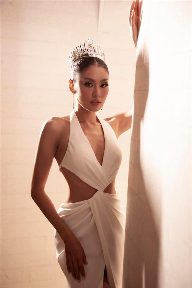2 tân Á hậu trùng tên Nhi cùng rơi vương miện lúc đăng quang - Hình 10 2 tan A hau trung ten Nhi cung roi vuong mien luc dang quang-Hinh-10