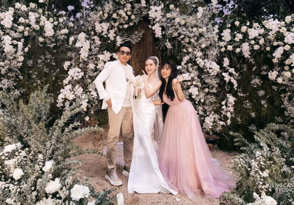 Doan Di Bang dien vay cuoi long lay ky niem 10 nam ket hon-Hinh-12