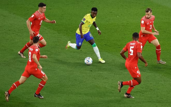 Brazil 1-0 Thuy Sy: Selecao co tam ve som vao vong loai truc tiep-Hinh-3