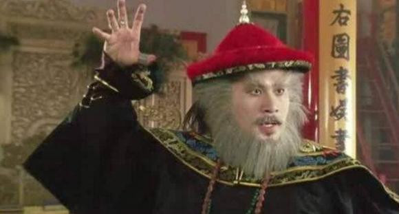 Ngao Bai qua doi, Khang Hi doi xu voi vo con ong ra sao?