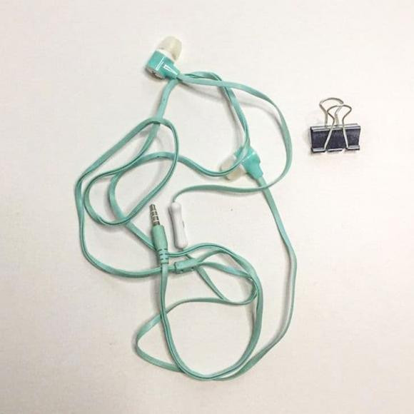 Dung tai nghe co day nhung ban da biet cach de gap tai nghe dung chua?-Hinh-10