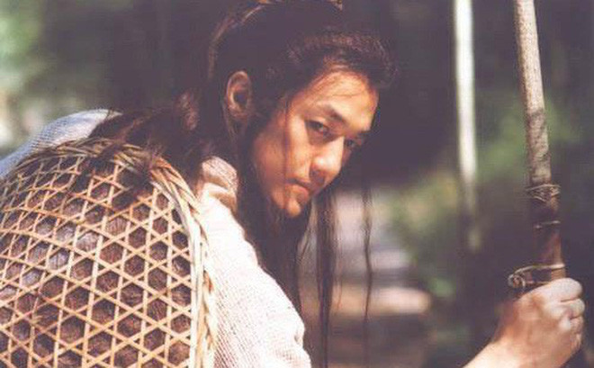 Lệnh Hồ Xung có Độc Cô Cửu Kiếm vẫn thua Đông Phương Bất Bại? - Hình 5 Lenh Ho Xung co Doc Co Cuu Kiem van thua Dong Phuong Bat Bai?-Hinh-5