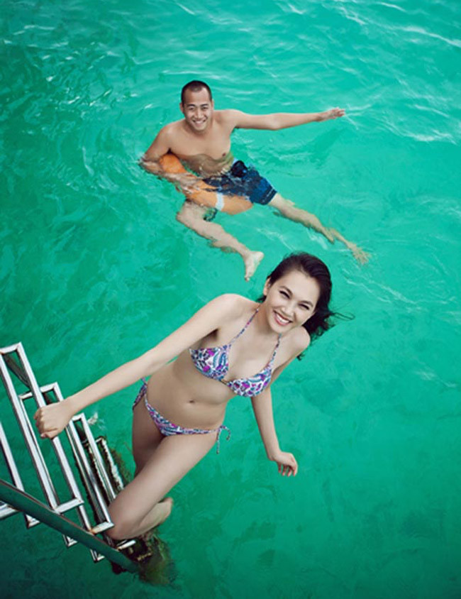 Trong lúc sự nghiệp đang trên đà thăng hoa, Ngọc Thạch bất ngờ kết hôn với thiếu gia Đỗ Bình Dương (nickname Dương con) năm 2013. Sau khi lập gia đình, chân dài 9X rút khỏi showbiz để chăm sóc tổ ấm nhỏ. Về thân thế của ông xã Ngọc Thạch, giới sành xe Hà thành không quá lạ lẫm với thiếu gia sinh năm 1987. Anh Đỗ Bình Dương là giám đốc Marketing của Tập đoàn Đầu tư Tài chính &amp; Xây dựng Đại Dương, với nhiều công ty thành viên hoạt động đa ngành trong các lĩnh vực thủy điện, khai khoáng, bất động sản.