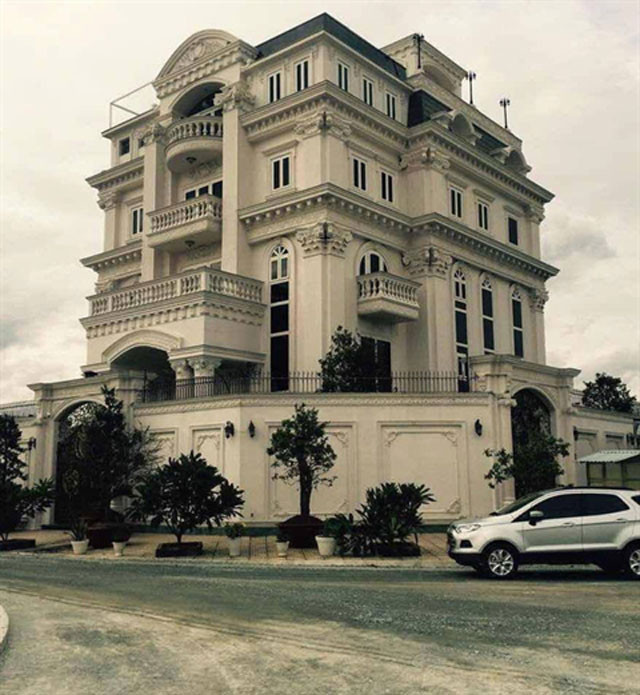 Chi tiết đặc biệt bên trong biệt thự dát vàng của Lý Nhã Kỳ Chi tiet dac biet ben trong biet thu dat vang cua Ly Nha Ky