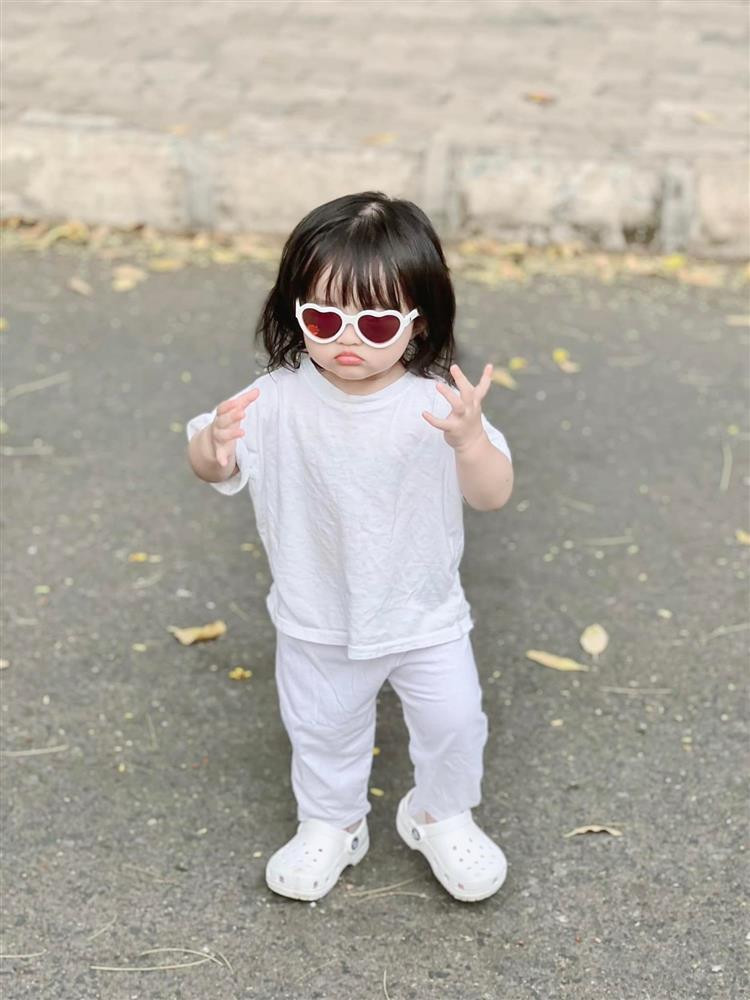 ình ảnh "cool ngầu" của ái nữ nhà sao.