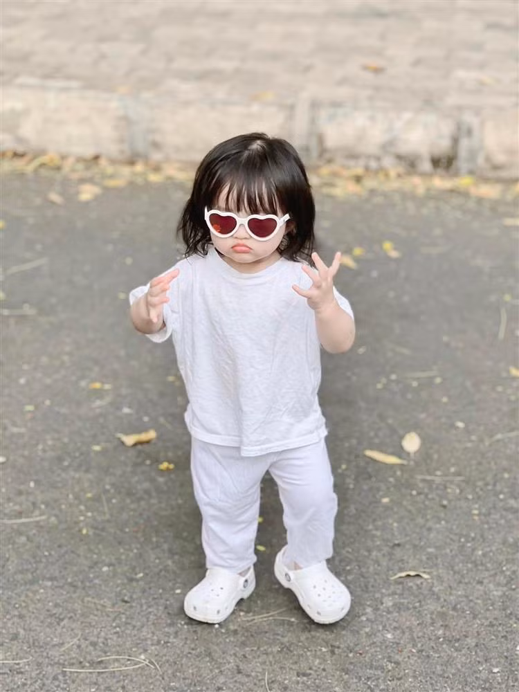 Hình ảnh "cool ngầu" của ái nữ nhà sao.