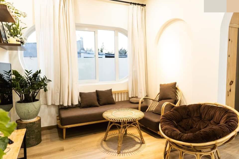 Ngoi nha day nang va gio cua cap vo chong bo pho ve que-Hinh-3