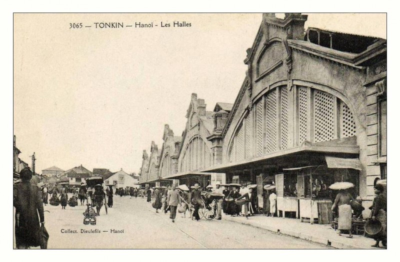 Chợ Đồng Xuân trước đây được người Pháp xây5 vòm bằng bê tông kiên cố với kiến trúc cầu kỳ