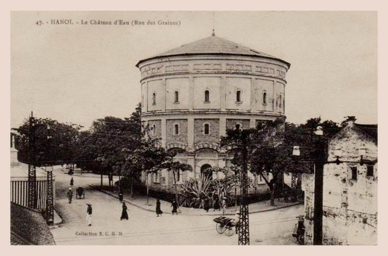 Tháp nước Hàng Đậu xưa, thưa người qua lại