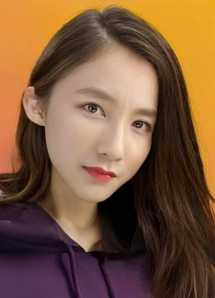 Anh cuoi 'gay sot' cua Son Tung cung mot co gai la, chuyen gi day?-Hinh-3