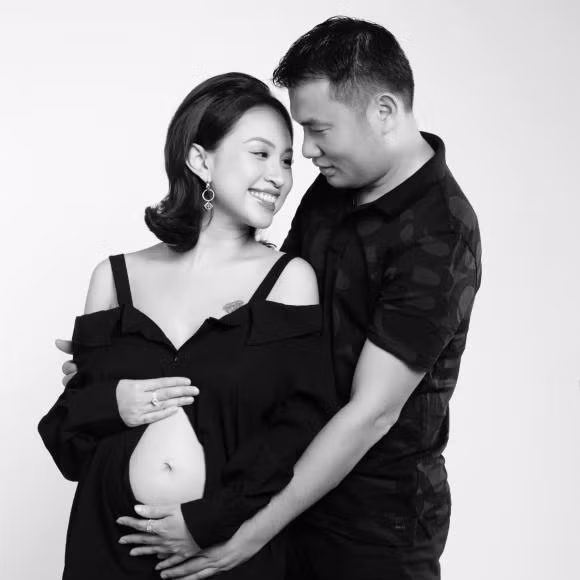 Vân Hugo gia nhập hội đẻ thuê, sinh con như bản sao của bố - Hình 2 Van Hugo gia nhap hoi de thue, sinh con nhu ban sao cua bo-Hinh-2