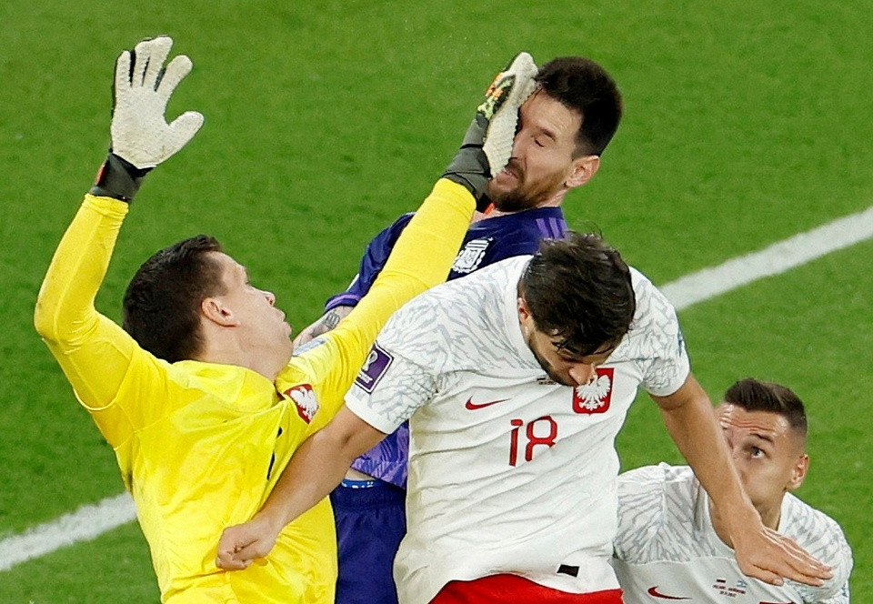 VAR giup Messi kiem phat den cho Argentina the nao?