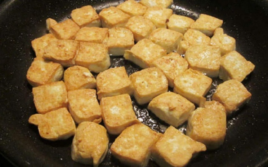 Rán đậu cho thêm thứ này: Từng miếng giòn tan, để lâu không ỉu - Hình 2 Ran dau cho them thu nay: Tung mieng gion tan, de lau khong iu-Hinh-2