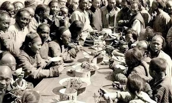 Dam tang me Ly Lien Anh - thai giam duoc Tu Hi Thai hau cung chieu nhat-Hinh-3