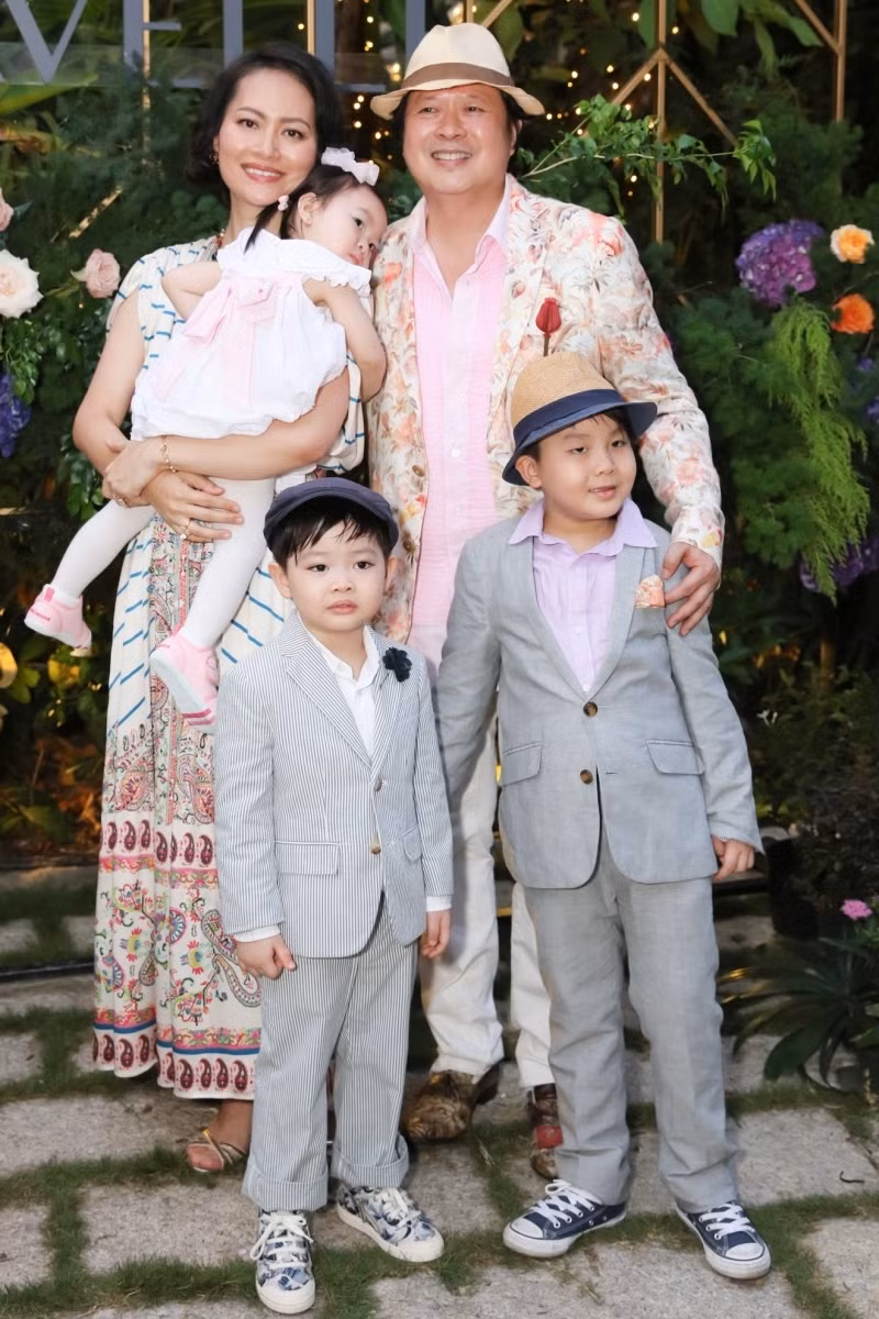 Diem chung 2 ngoc nu giai nghep khi su nghiep ruc ro-Hinh-2