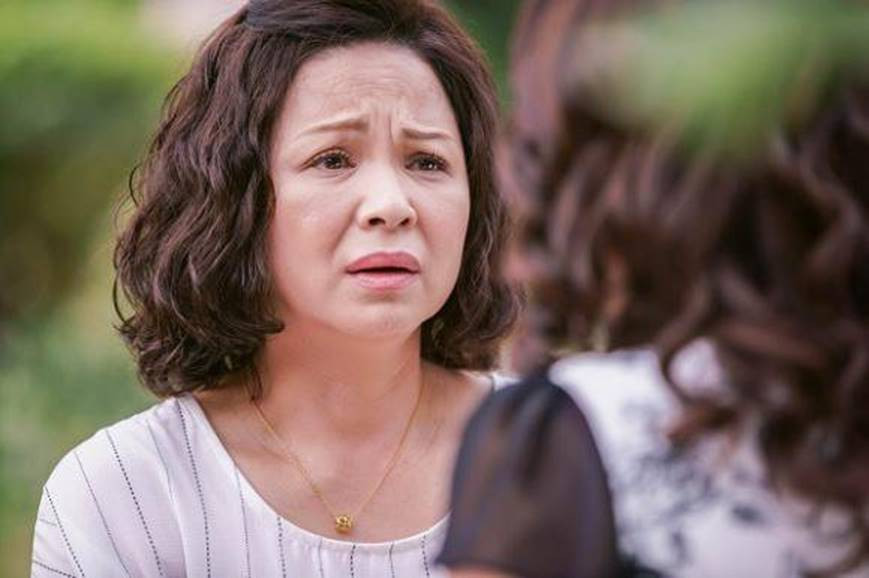 Chì chiết con dâu vì chưa có con, lật chăn mẹ chồng òa khóc Chi chiet con dau vi chua co con, lat chan me chong oa khoc