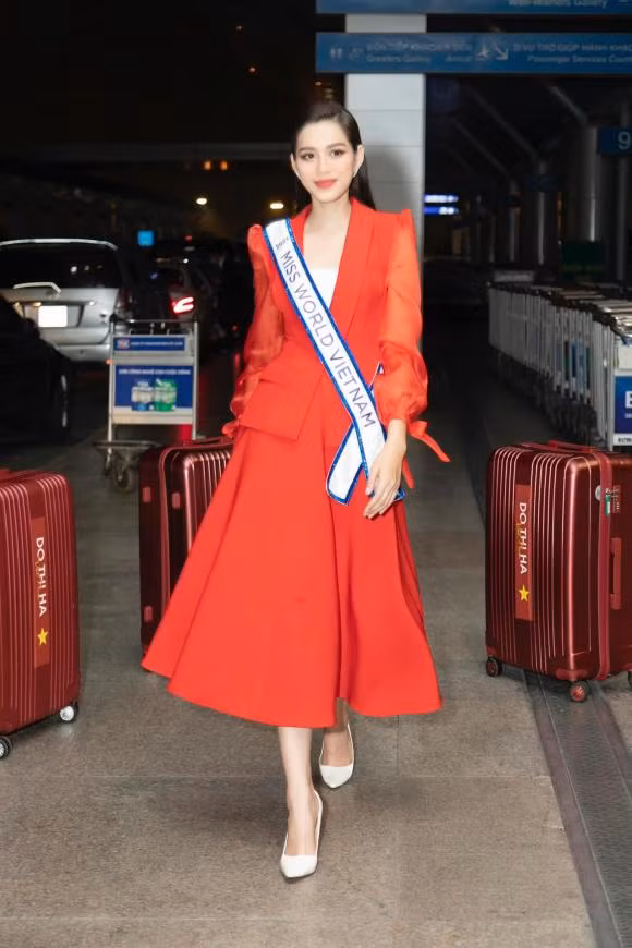 Hanh trinh 2 nam duong nhiem cua Hoa hau Do Thi Ha-Hinh-4