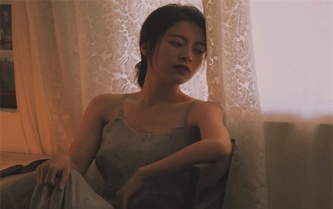 Om bung di sinh mot minh, thay nguoi nay toi che mat chay tron