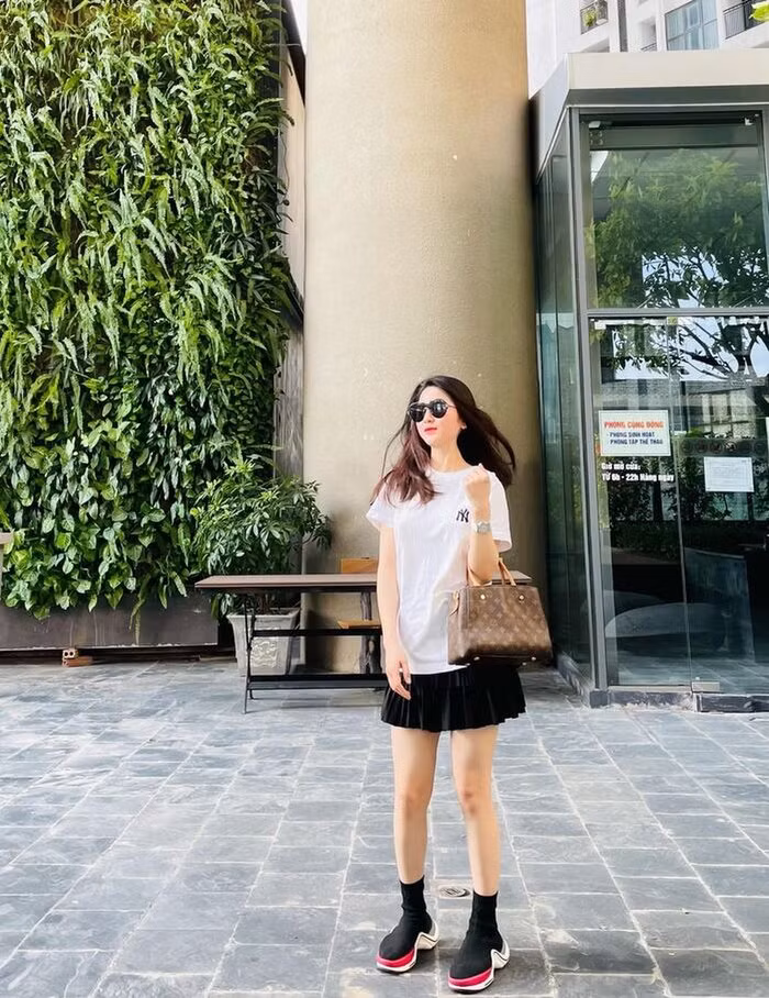 Choang ngop truoc BST hang hieu cua ban gai Quang Hai-Hinh-9