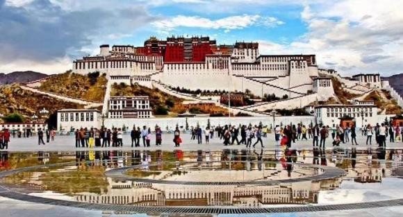 Mot nua so vang tren the gioi nam trong Cung dien Potala?-Hinh-3