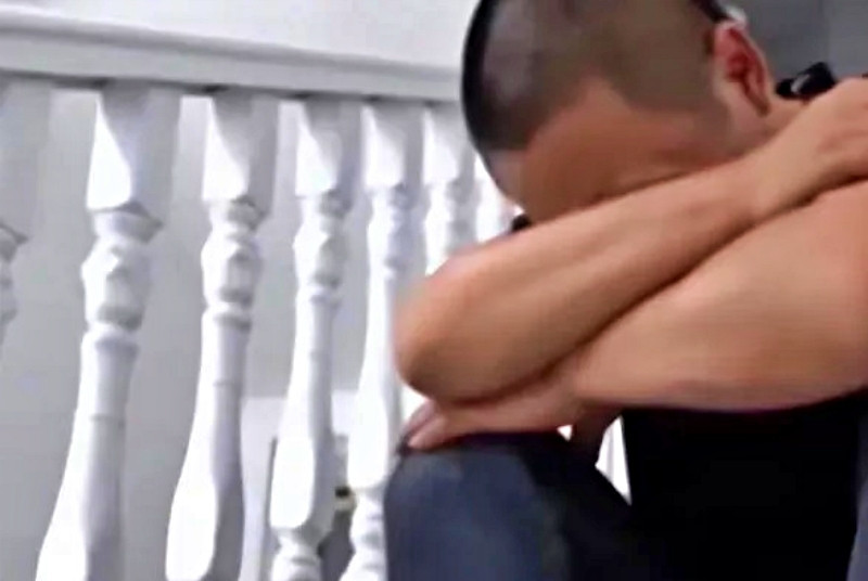 Chong cui dau cam nin khi biet nguyen nhan vo ngoai tinh-Hinh-4