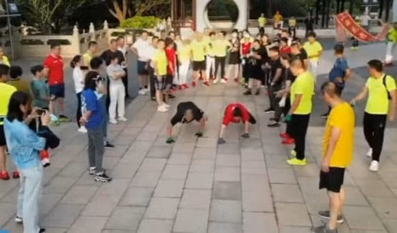 Bo ca sau, bai tap giup giam dau lung o Trung Quoc-Hinh-3