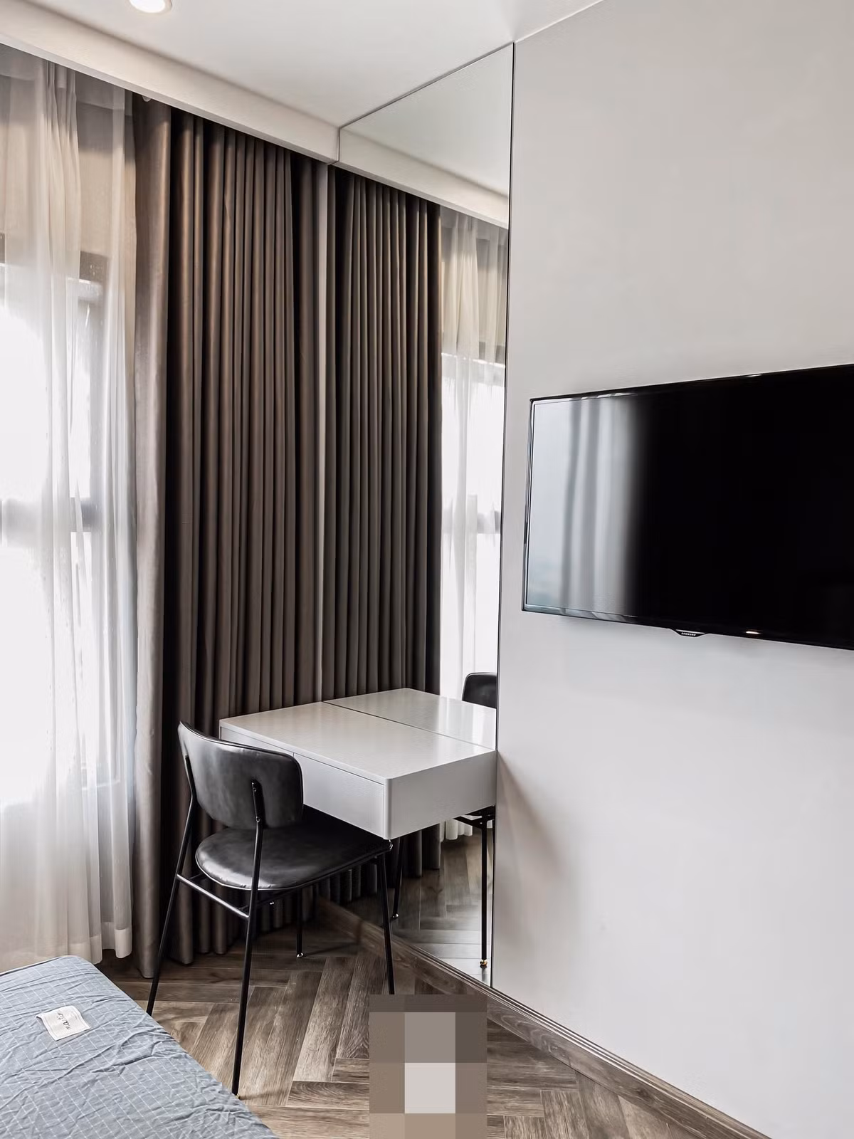 Tổ ấm tông màu lạnh ở tuổi 25 của chàng trai Hà thành - Hình 10 To am tong mau lanh o tuoi 25 cua chang trai Ha thanh-Hinh-10