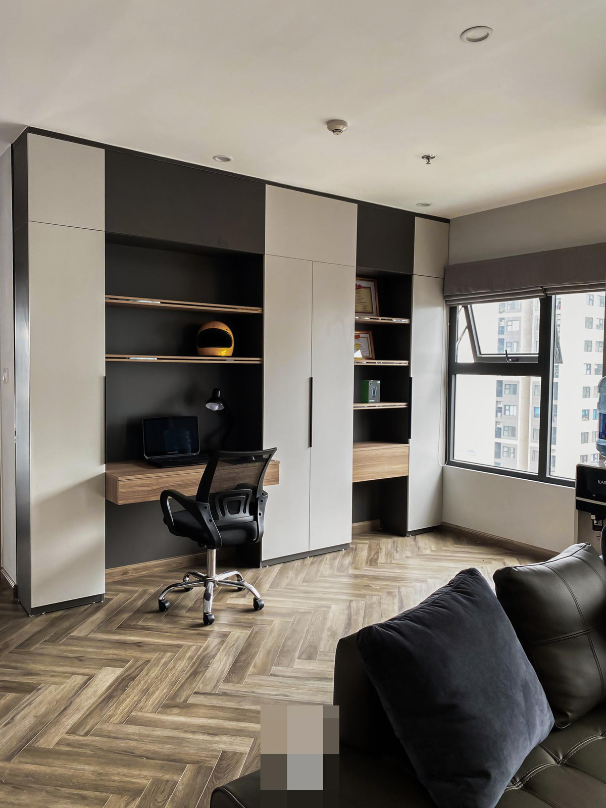 Tổ ấm tông màu lạnh ở tuổi 25 của chàng trai Hà thành - Hình 8 To am tong mau lanh o tuoi 25 cua chang trai Ha thanh-Hinh-8