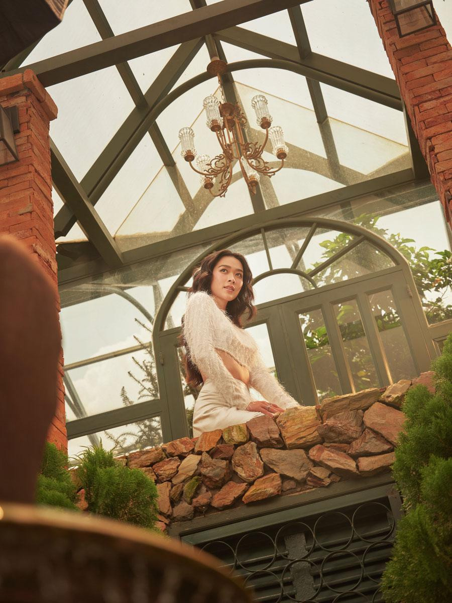 Dù không phải là một người mẫu chuyên nghiệp nhưng Diệp Bảo Ngọc từng tham gia biểu diễn các show diễn lớn như Vietnam Junior Fashion Week, Vietnam International Fashion Week. Ngoài ra, nữ diễn viên còn để lại ấn tượng trong chương trình Trời sinh một cặp mùa 5 với giọng hát dày, nội lực. Cô được nhạc sĩ Huy Tuấn khen ngợi là có chất giọng lạ và cảm xúc.