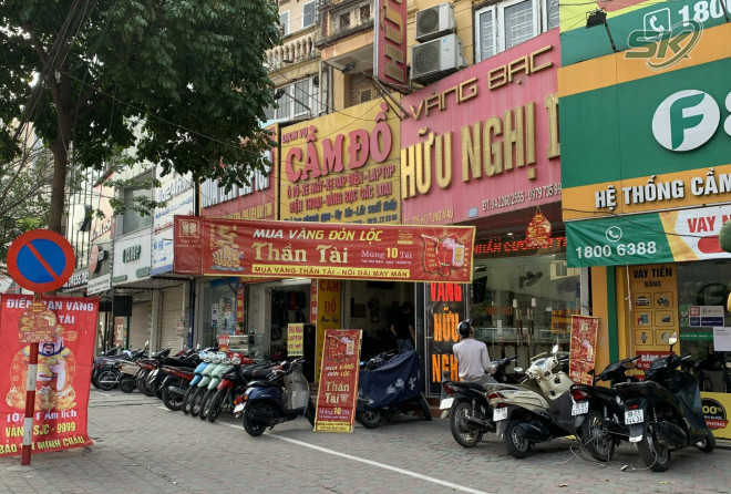 Mat bang cho thue o Ha Noi khoi sac, chu nha cau khach