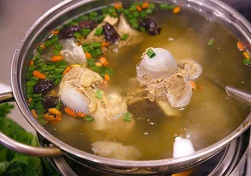 Ham xuong muon nuoc ngot ma lai trong veo chi can them thu nay