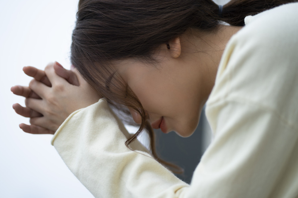 Chiec vay ngu trong vali cua chong-Hinh-2