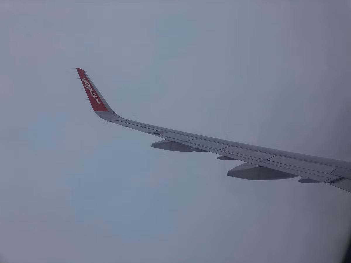 May bay bay 5 vong khong the ha canh xuong TP HCM