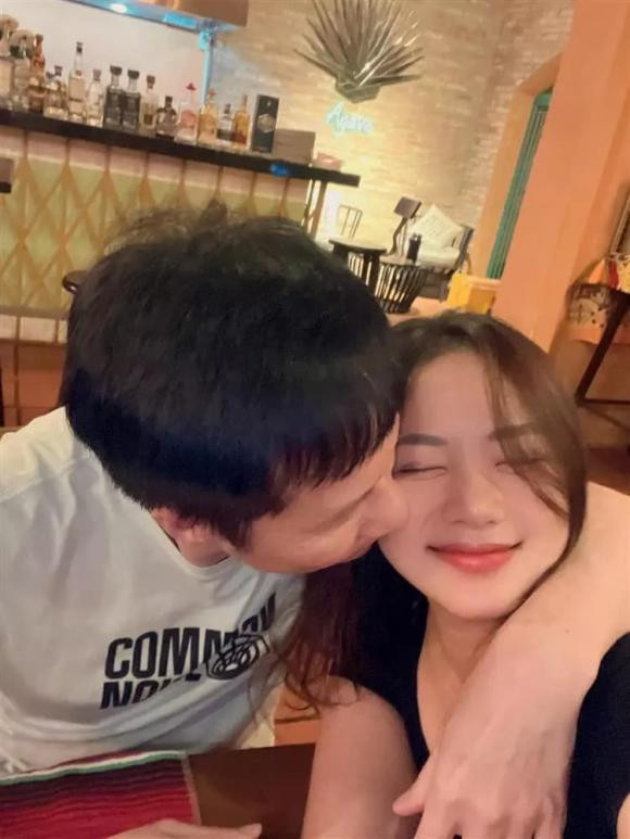 Phan Như Thảo được ông xã 60 tuổi chăm sóc như bà hoàng Phan Nhu Thao duoc ong xa 60 tuoi cham soc nhu ba hoang