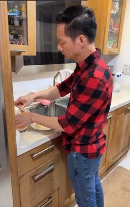 Phan Như Thảo được ông xã 60 tuổi chăm sóc như bà hoàng - Hình 2 Phan Nhu Thao duoc ong xa 60 tuoi cham soc nhu ba hoang-Hinh-2