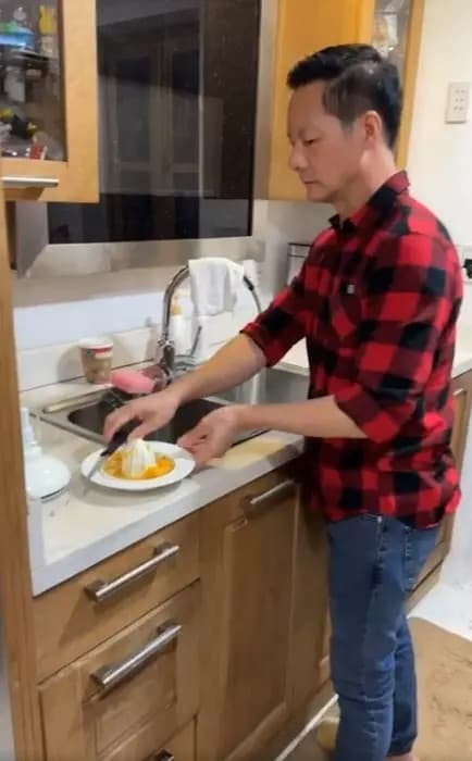 Phan Như Thảo được ông xã 60 tuổi chăm sóc như bà hoàng - Hình 4 Phan Nhu Thao duoc ong xa 60 tuoi cham soc nhu ba hoang-Hinh-4