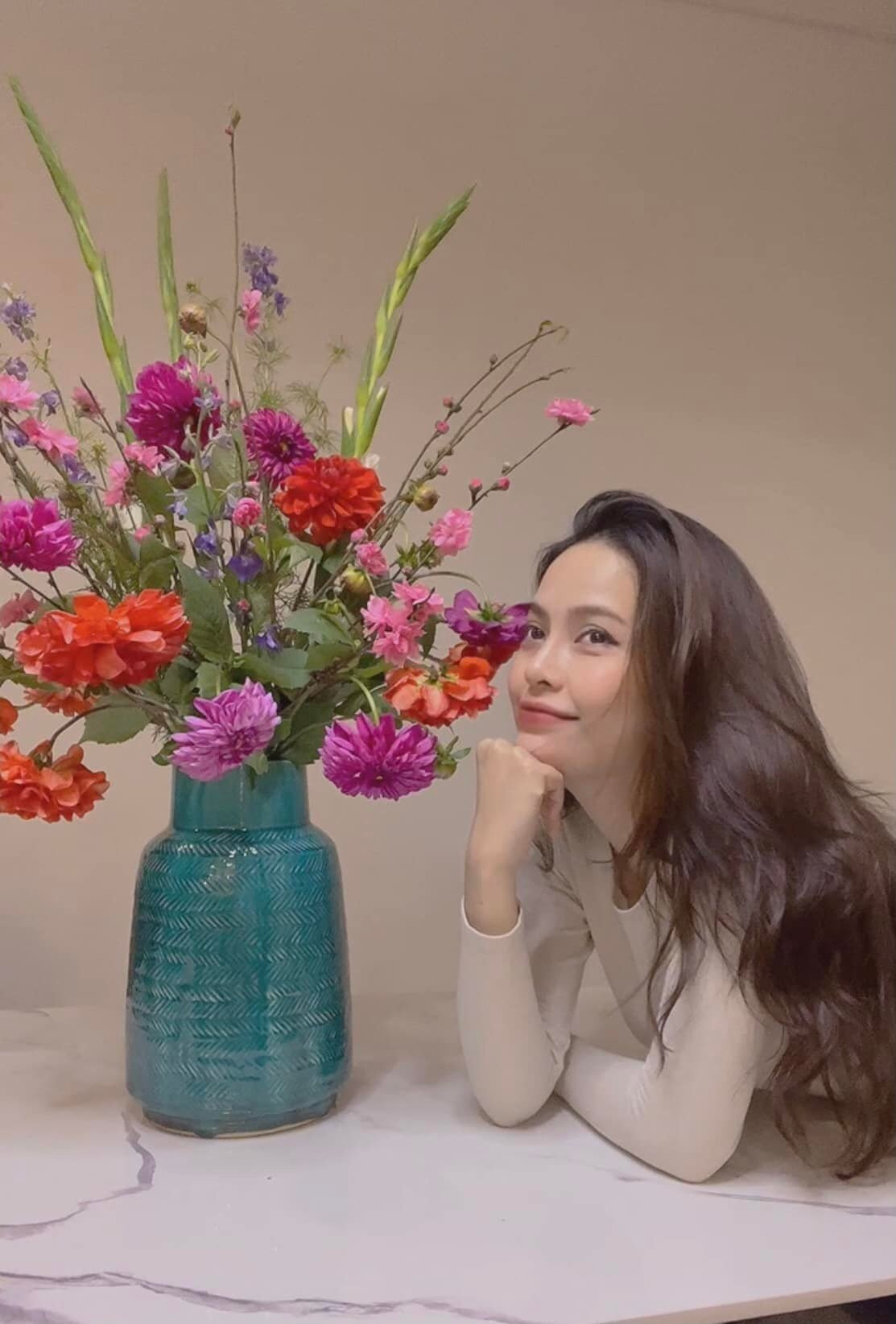 Phương My cho biết ban đầu cô học mỹ thuật trong trường Sân khấu Điện ảnh và tình cờ một lần lên xem các bạn diễn viên trả bải thi cuối kỳ. "Trong một không gian tối om, một chiếc đèn spotlight bỗng bật lên và mọi người diễn ở trên sân khấu. Đó là khoảnh khắc khiến cho tôi quan tâm tới diễn xuất và sân khấu.