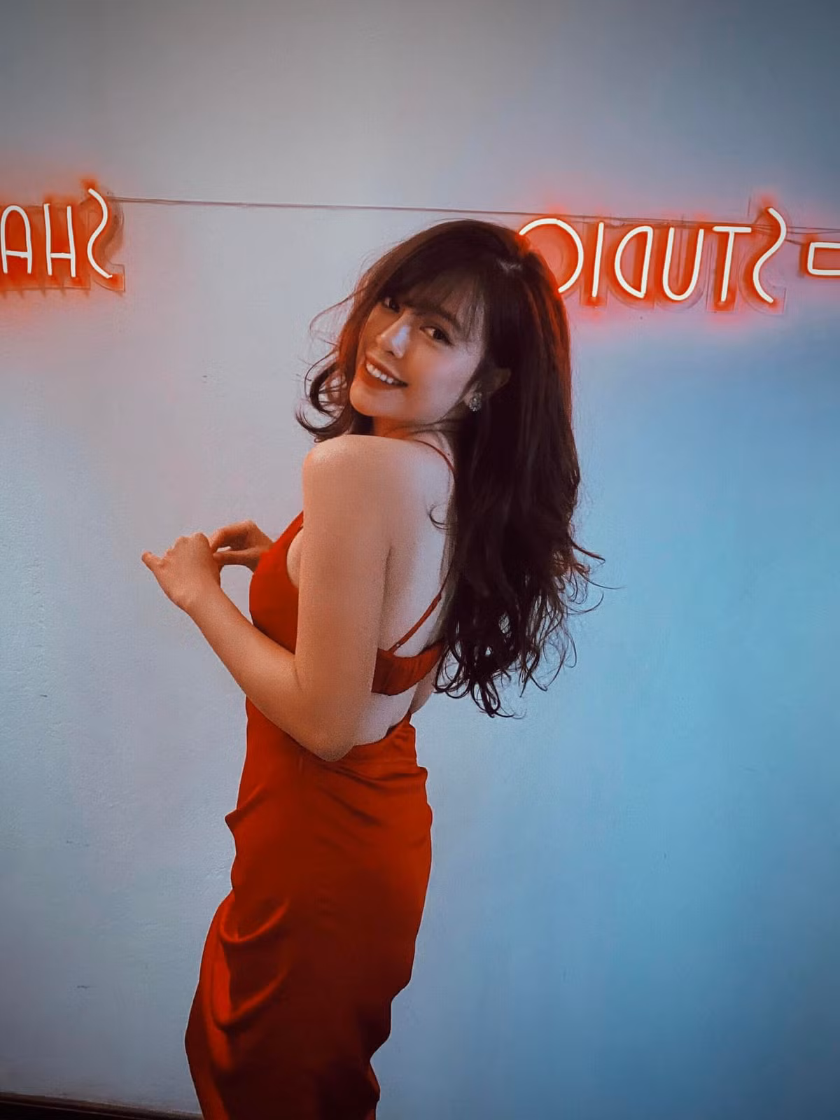 Phương My sinh năm 1991, từng theo học ĐH Sân khấu Điện ảnh Hà Nội đã ra trường được 5 năm. Tuy nhiên thời gian qua cô hoàn toàn chỉ tập trung cho sân khấu. Huyền trong Hành trình công lý là vai diễn đầu tiên trên truyền hình của Phương My. "Tôi hy vọng với vai diễn đầu tiên của mình trên truyền hình sẽ tạo được dấu ấn với khán giả".