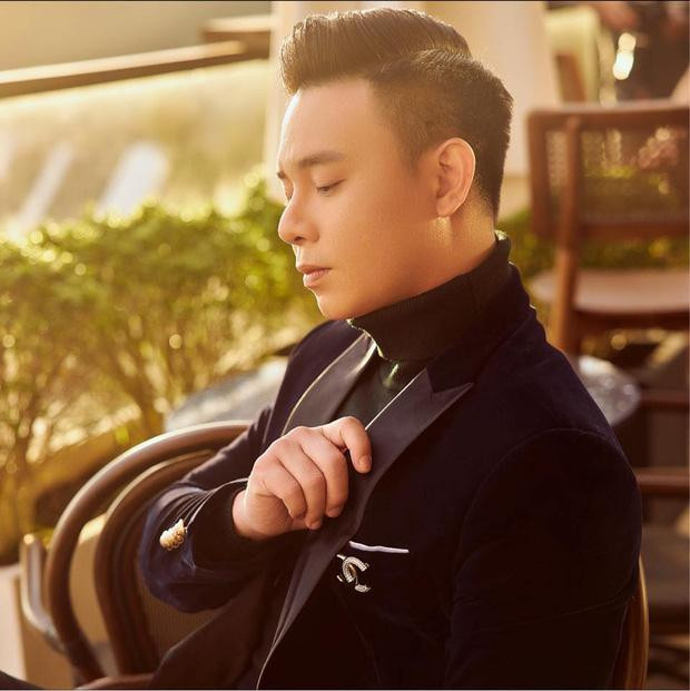 Nam ca si bi chem vi 